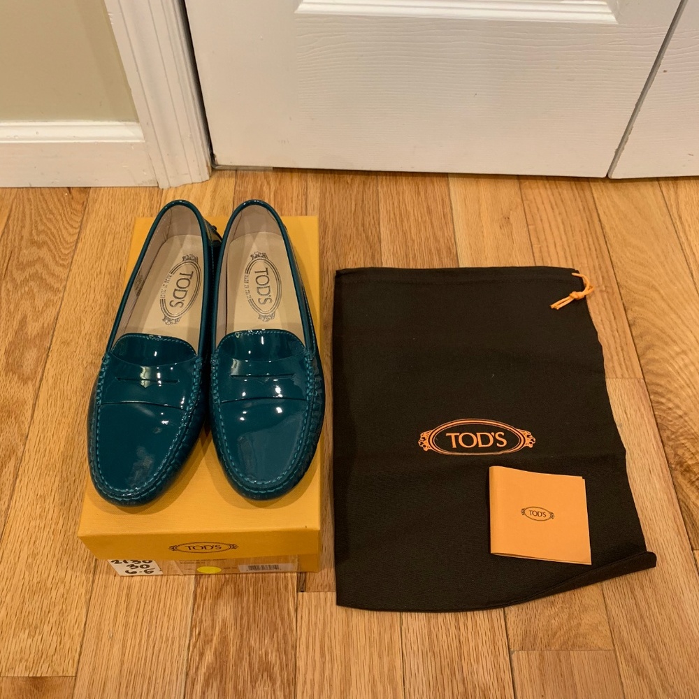 TOD'S loafers shoes - NIB, Size 6.5